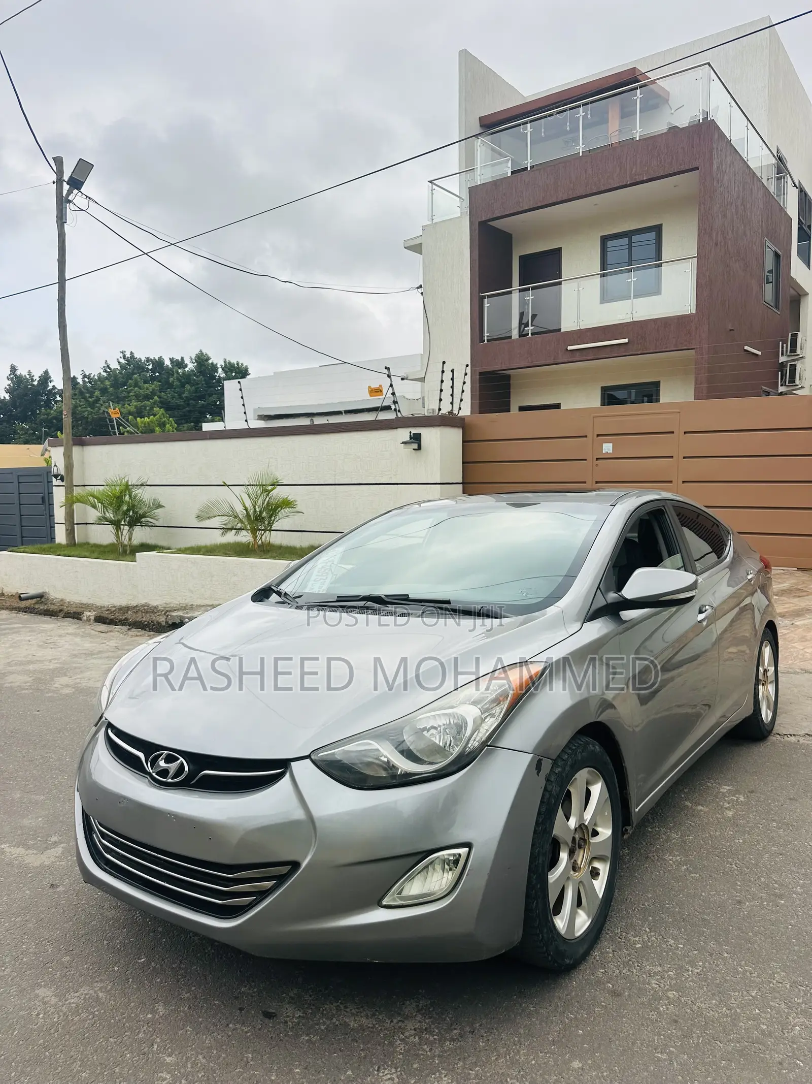 Hyundai Elantra Limited Sedan FWD (1.8L 4cyl 6A) 2013 Silver