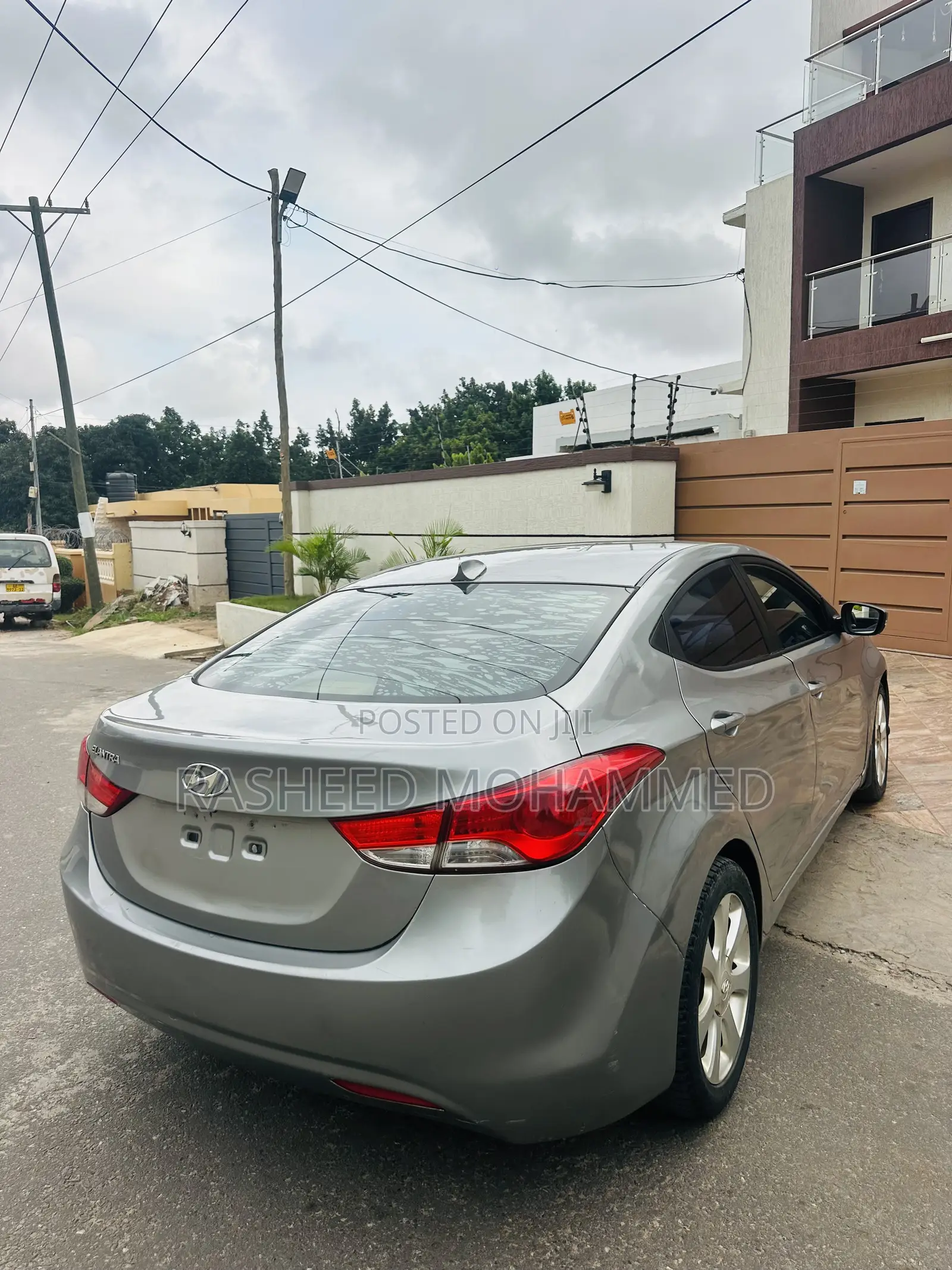 Hyundai Elantra Limited Sedan FWD (1.8L 4cyl 6A) 2013 Silver