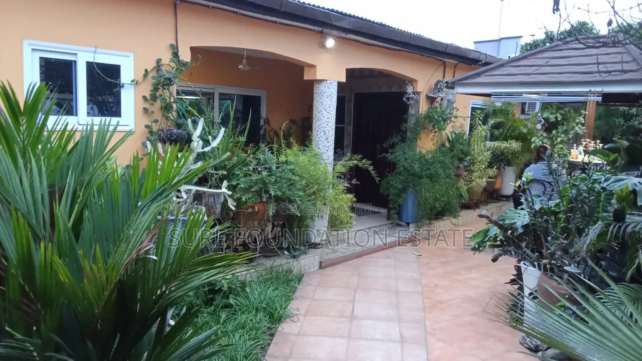 3bdrm House in Dansoman for sale