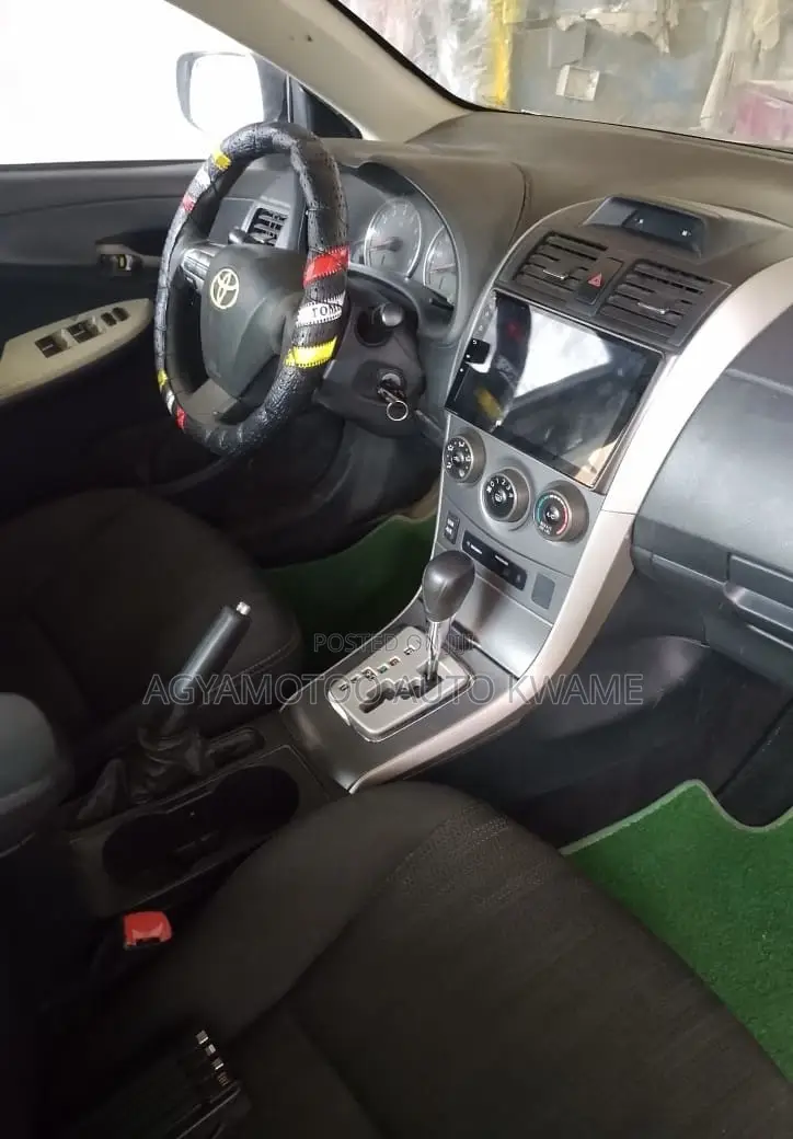 Toyota Corolla S 4dr Sedan (1.8L 4cyl 4A) 2012 Silver