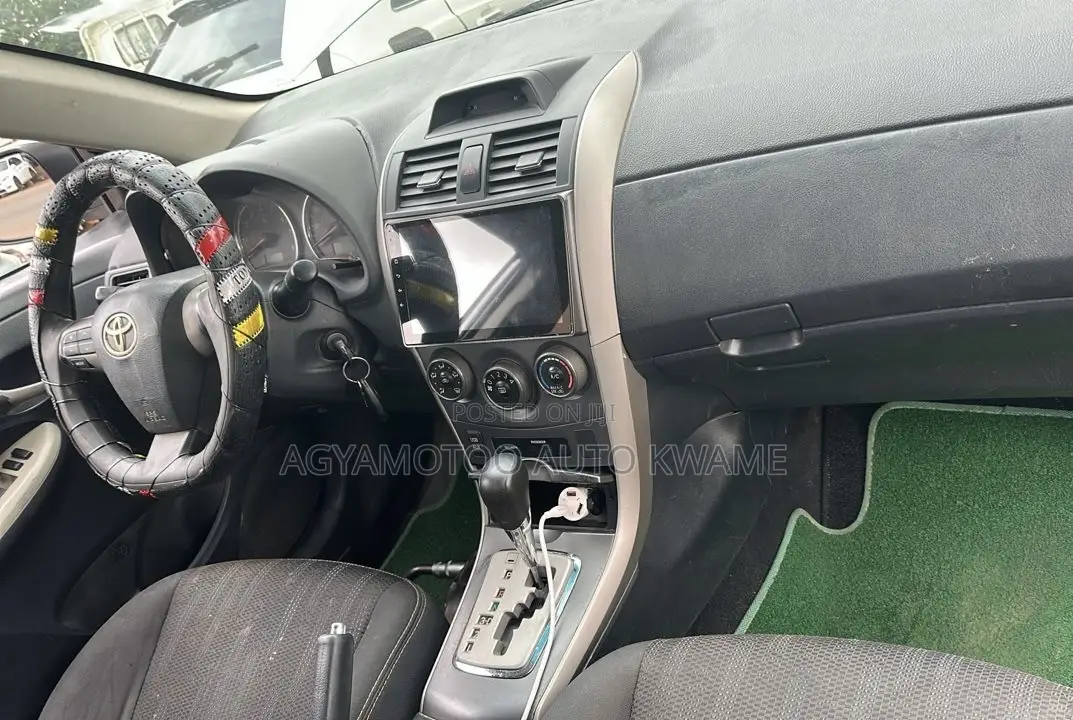 Toyota Corolla S 4dr Sedan (1.8L 4cyl 4A) 2012 Silver