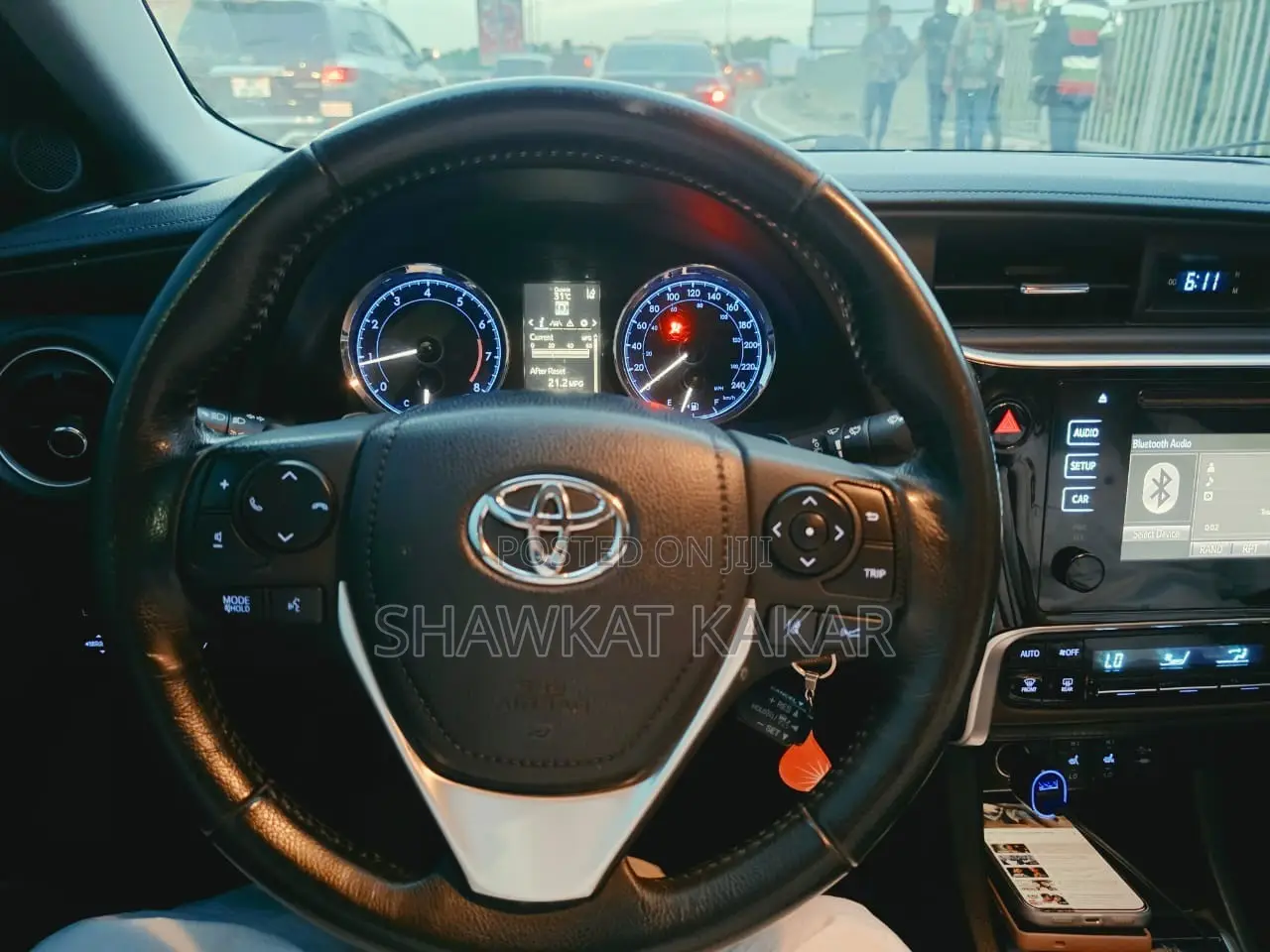 Toyota Corolla SE (1.8L 4cyl 2A) 2019 Silver