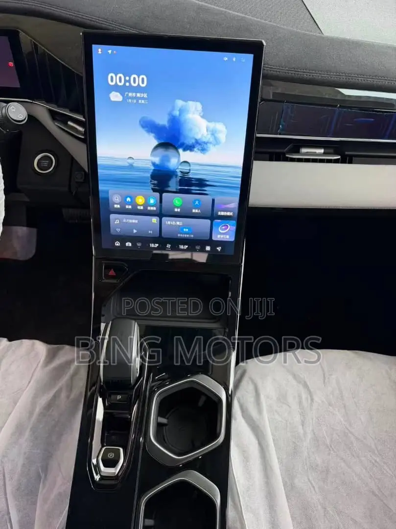 Geely Boyue 2023 White