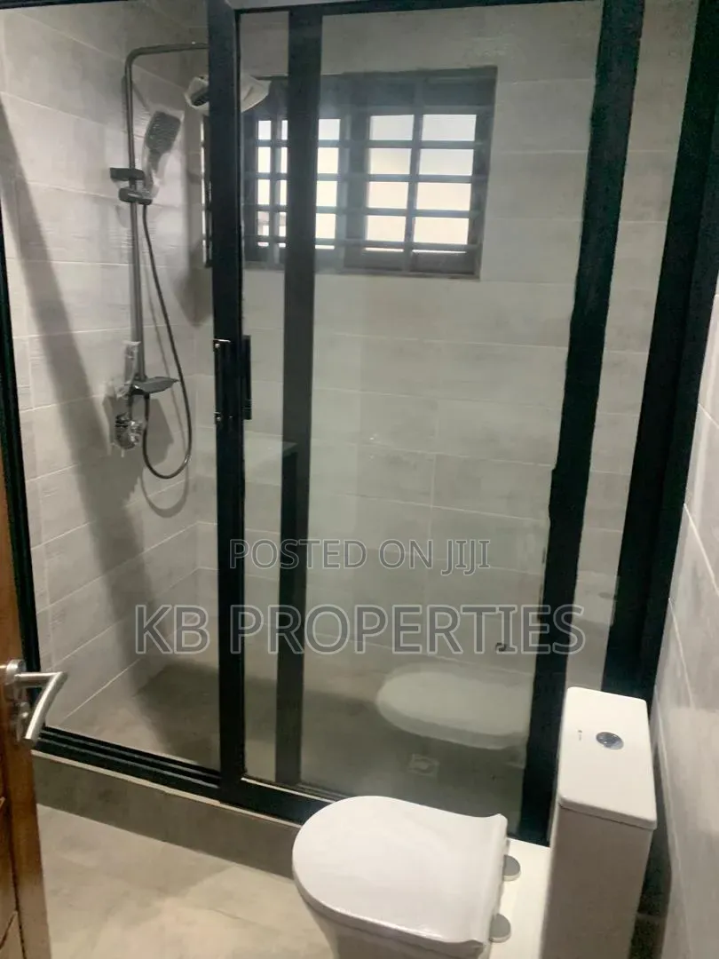 Furnished 5bdrm House in Kb Properties, Baatsona Total for rent