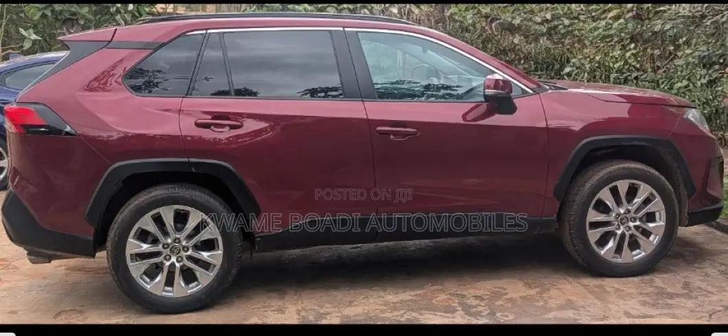 Toyota RAV4 2021 Red