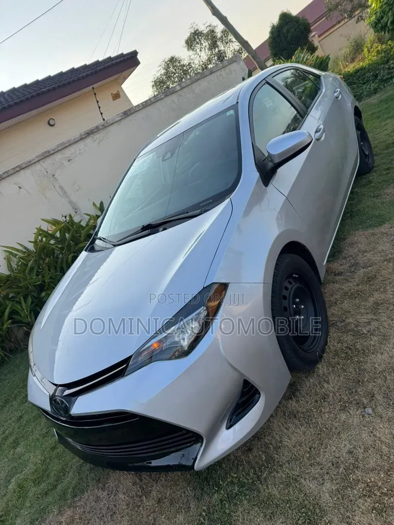 Toyota Corolla 2018 Silver