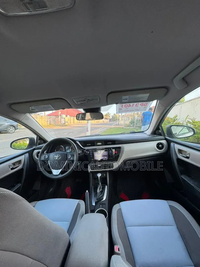 Toyota Corolla 2018 Silver