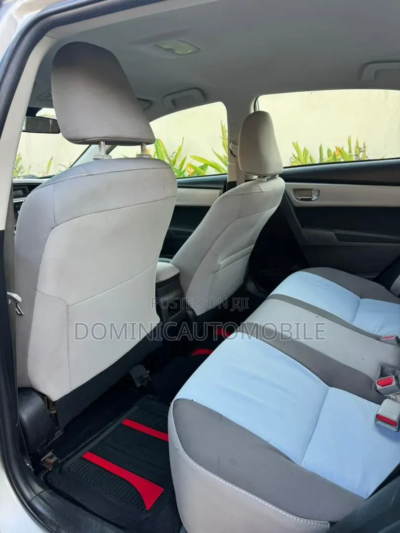 Toyota Corolla 2018 Silver