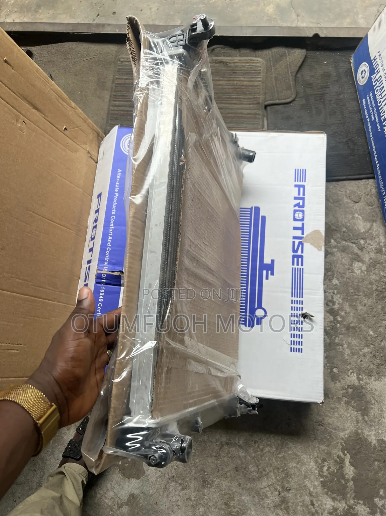 Nissan Versa 2012 2013 2014 2015 2016-2019 Radiator (Water Tank)