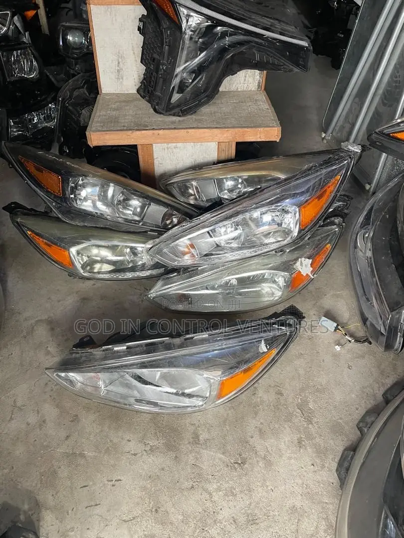 Ford Focus 2017 Headlight