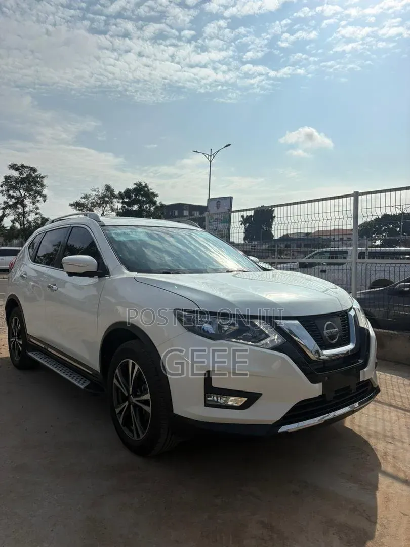 Nissan Rogue 2018 White