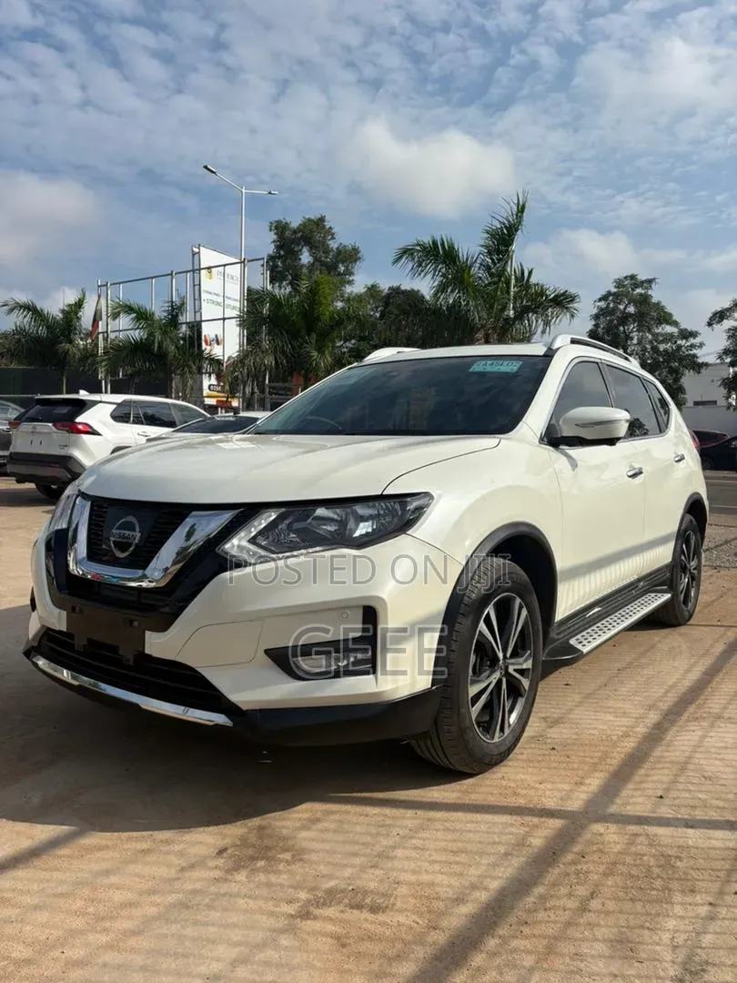 Nissan Rogue 2018 White