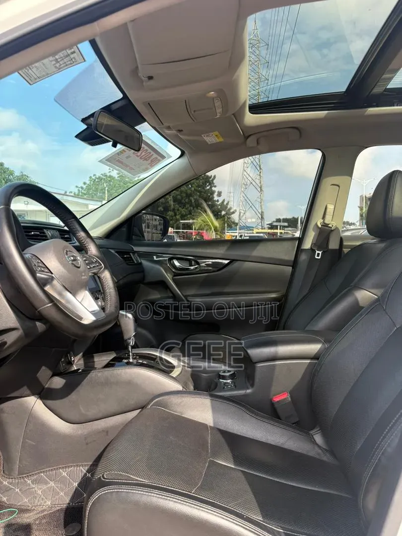 Nissan Rogue 2018 White