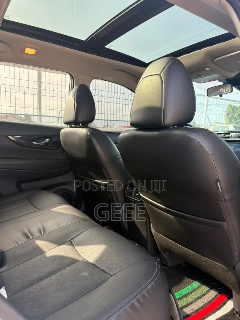 Nissan Rogue 2018 White
