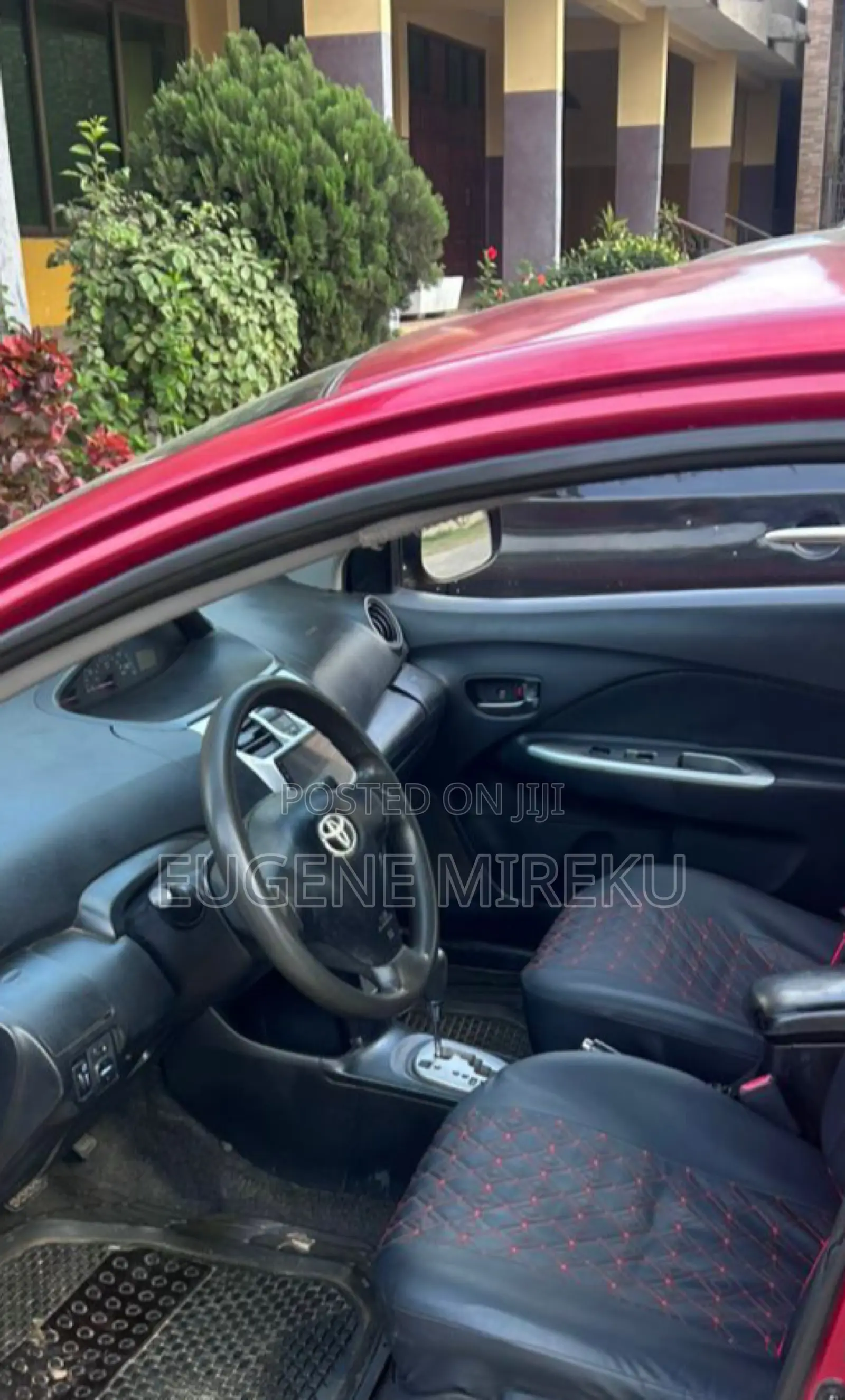 Toyota Yaris 2010 Red