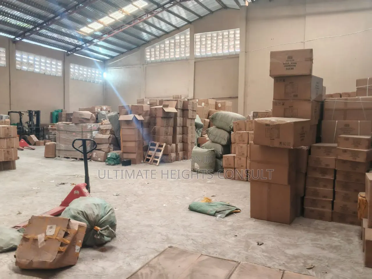 Warehouse 750 Square Meters for Rent at Achimota