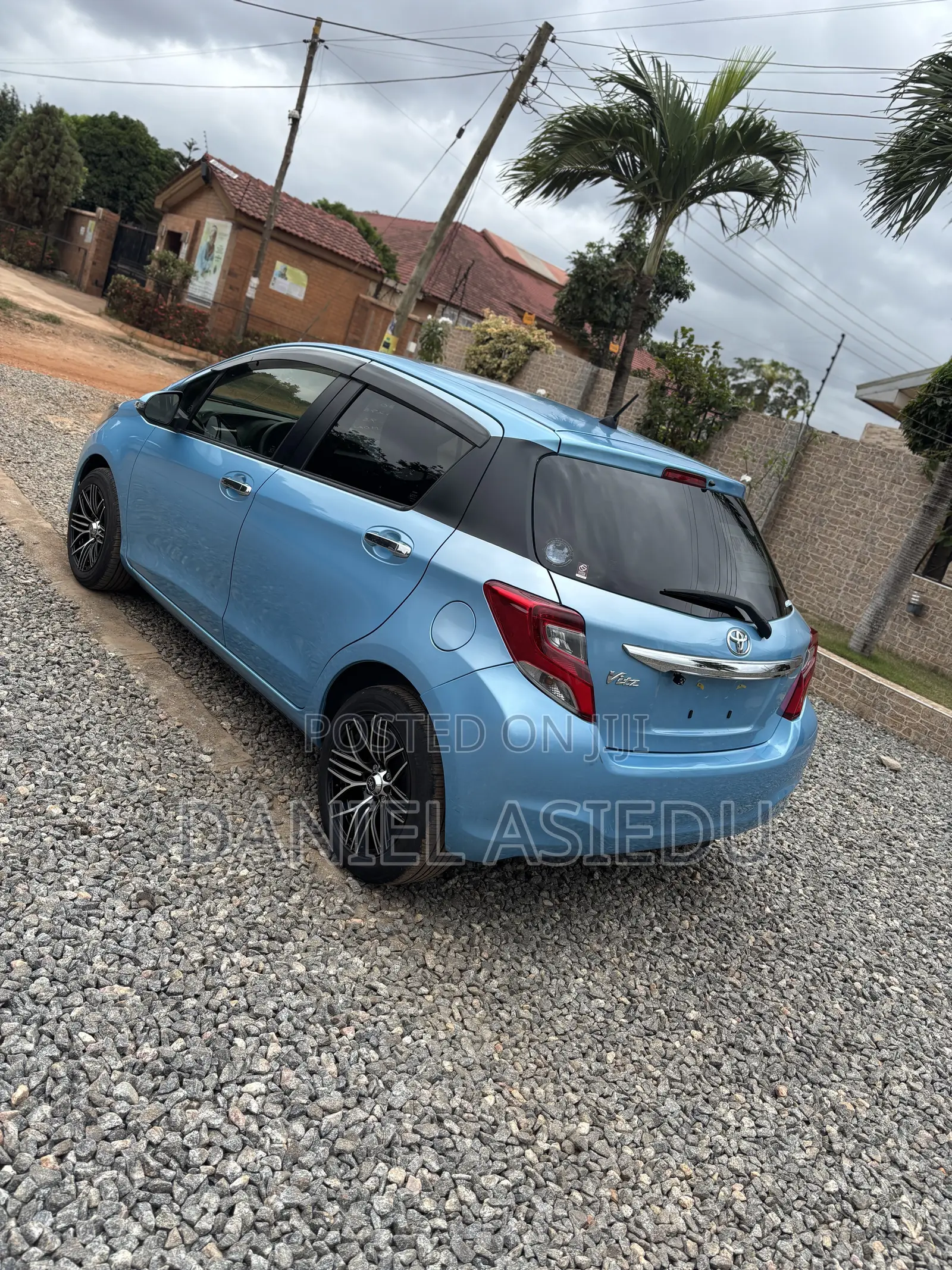 Toyota Vitz 1.3 AWD 3dr 2016 Blue