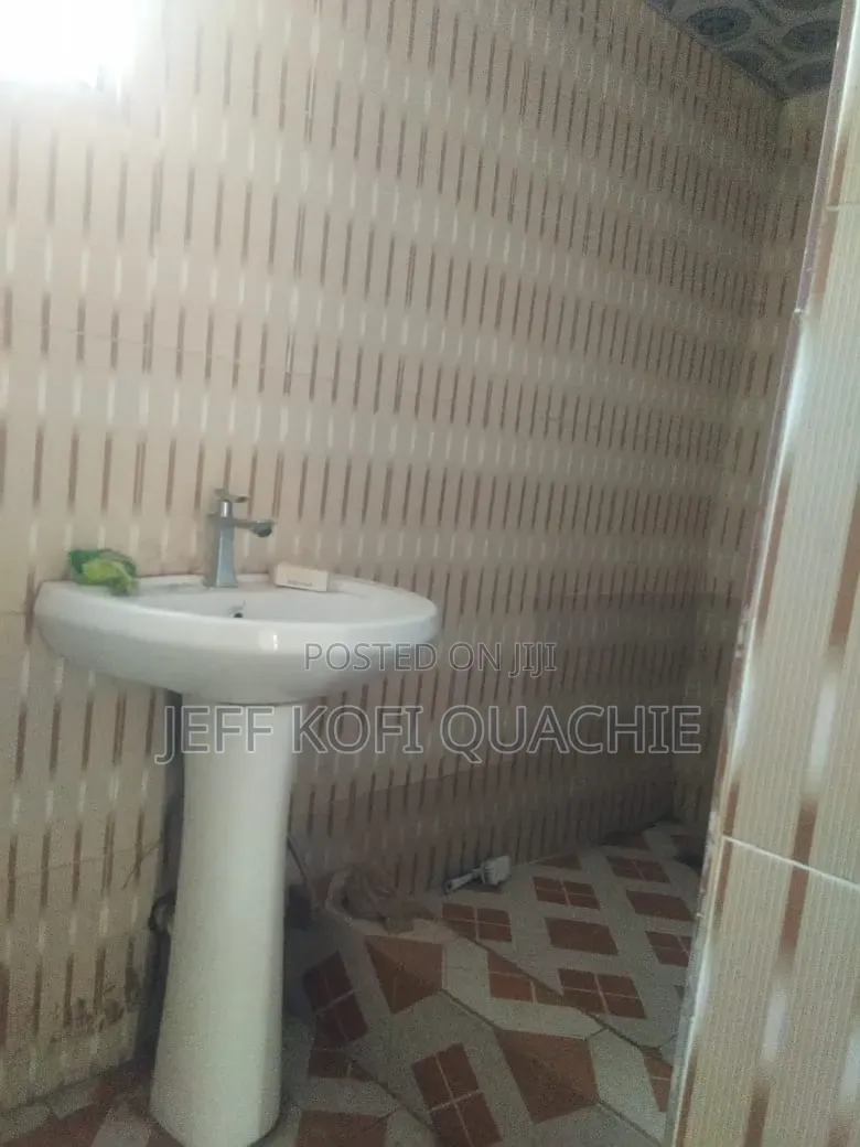 1bdrm Apartment in Quachie Estate, Pig Farm for rent