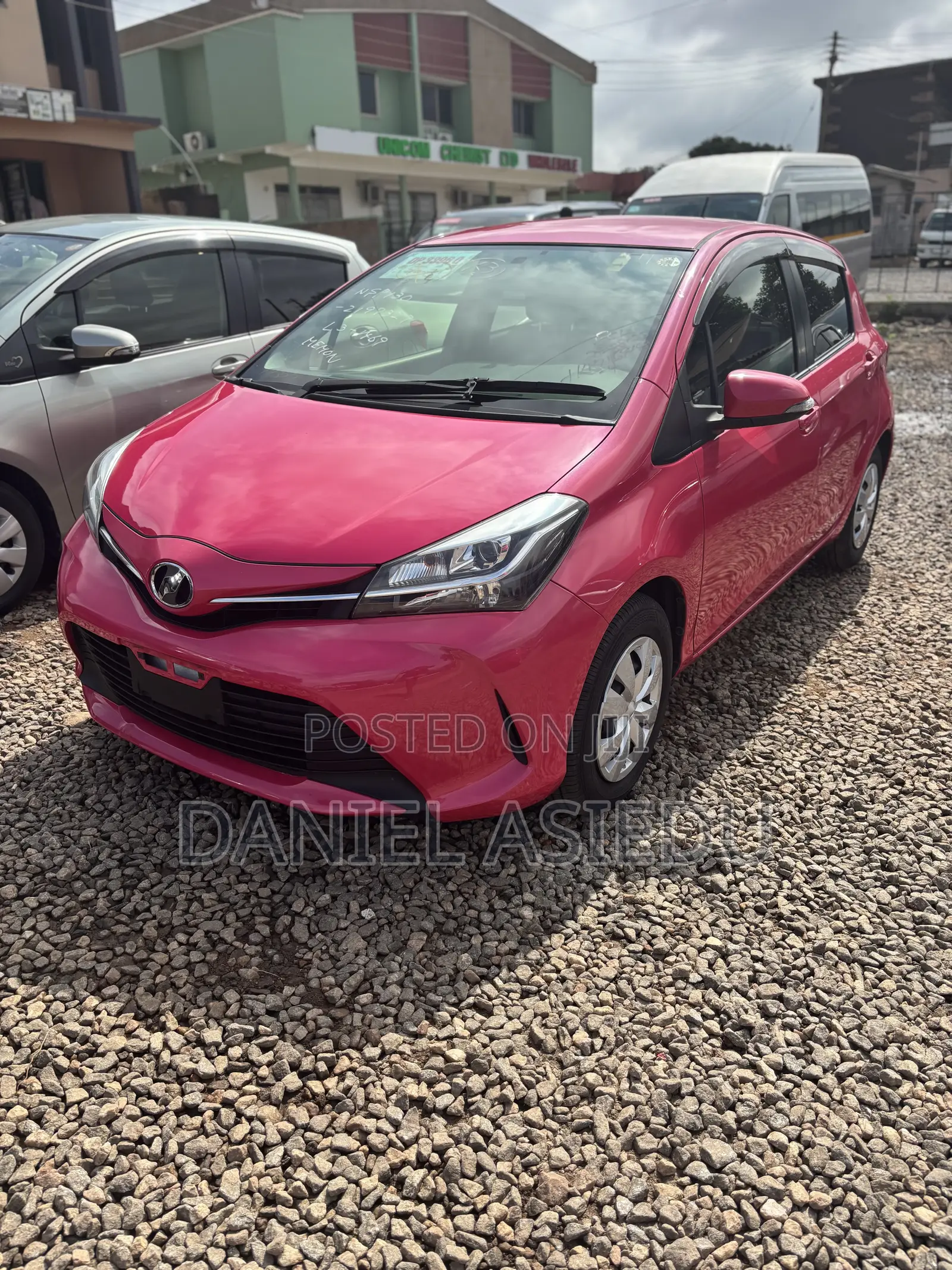 Toyota Vitz 1.3 AWD 3dr 2016 Pink