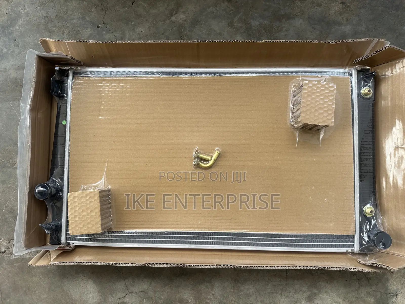 Toyota Rav4 Radiator Water Tank 2007,2008,2009,2010,2011,2012,2013