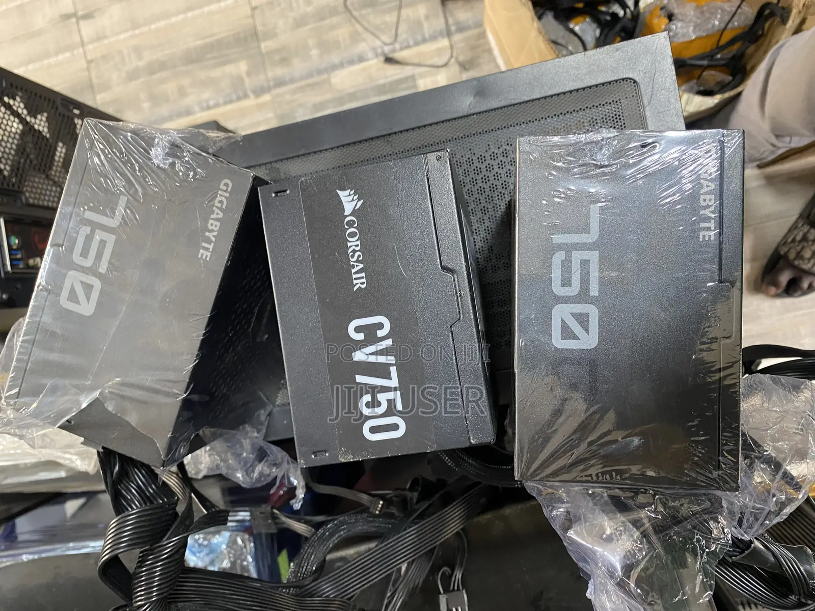 Gigabyte GP-P750GM (80 Plus Gold 750W, Modular, Smart Fan, Smart Power