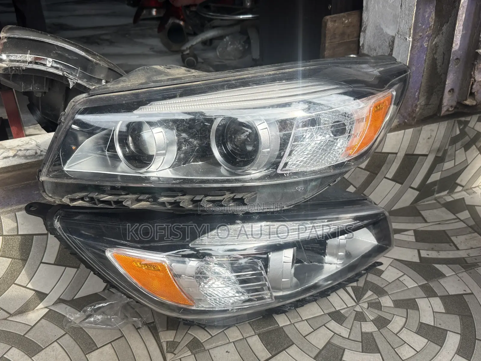 Kia Sorento 2017 Headlight Pair