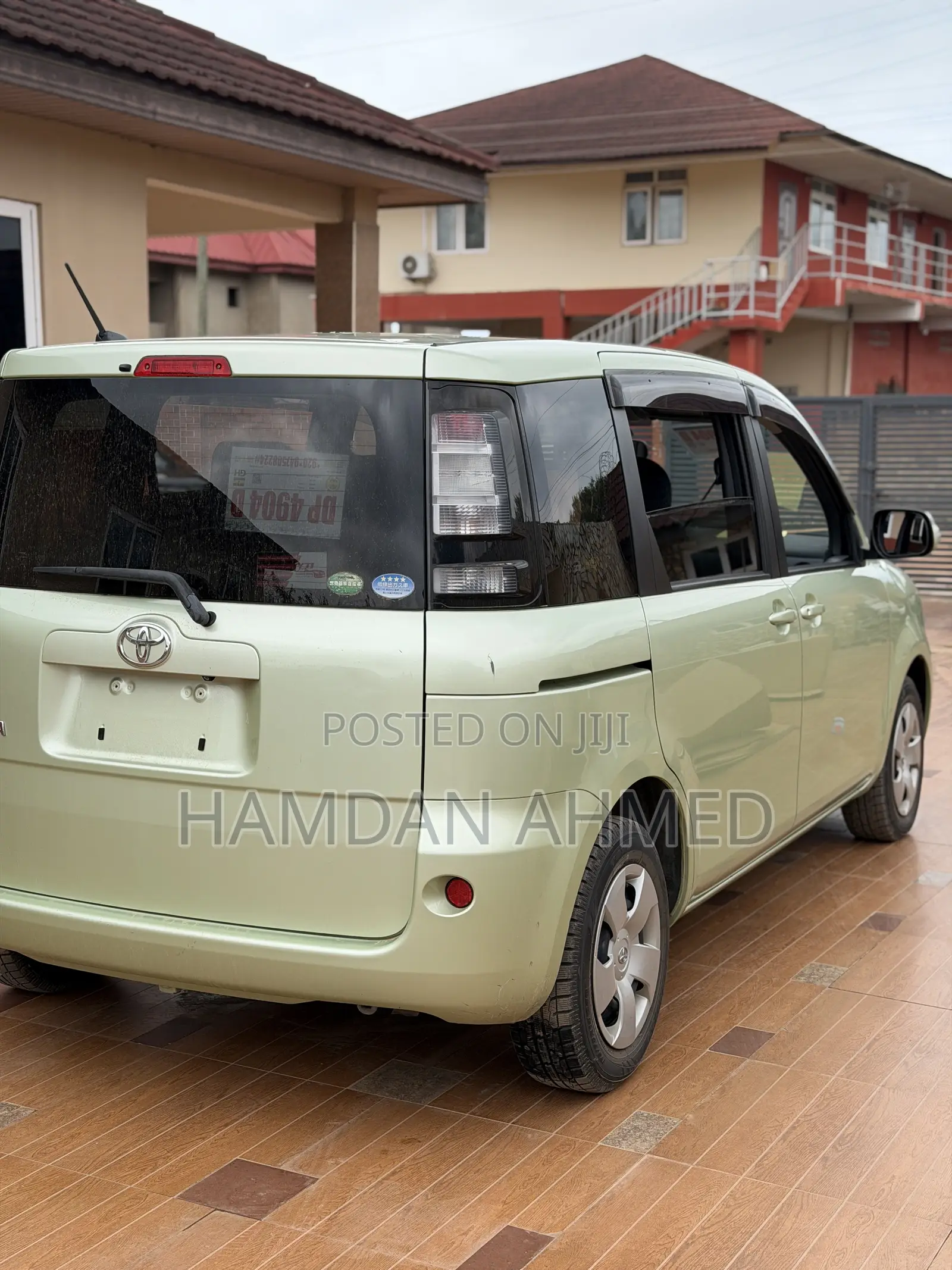 Toyota Sienta 1.5 FWD 2015 Green