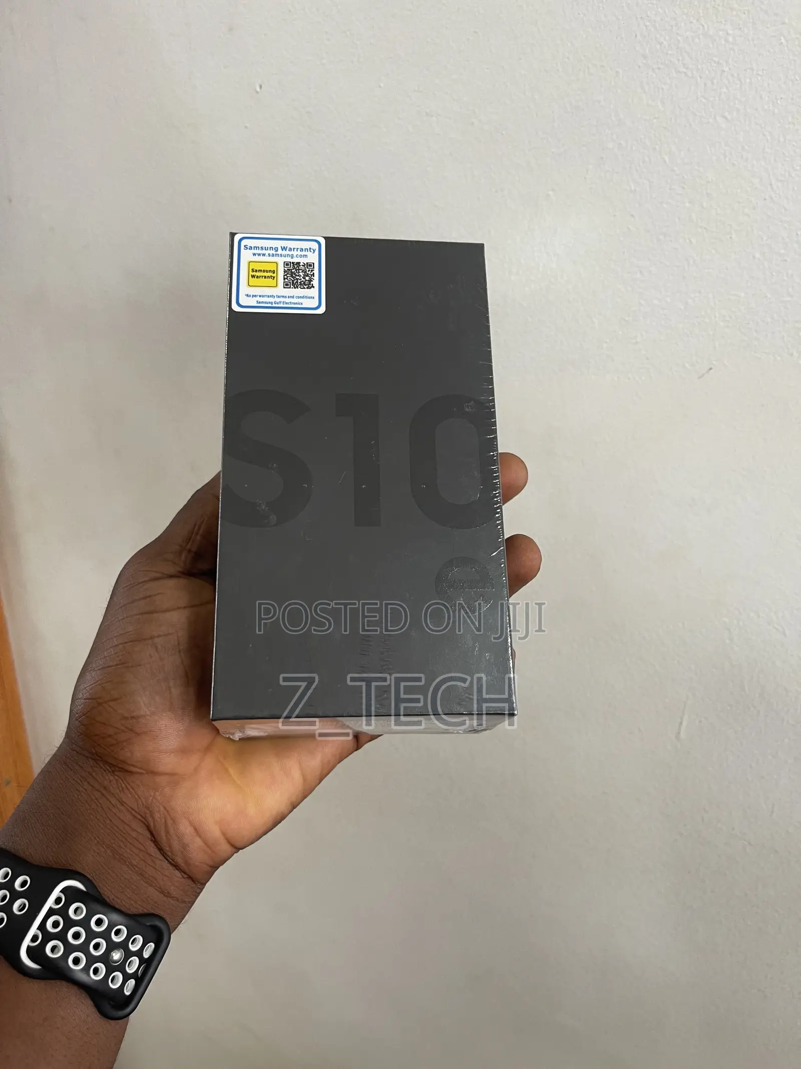 New Samsung Galaxy S10e 128 GB Black