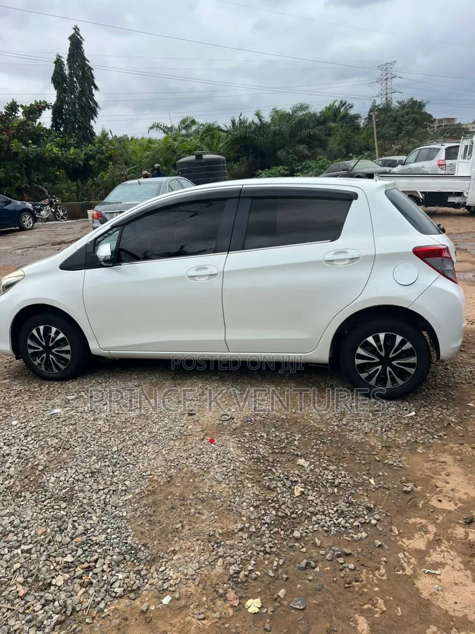 Toyota Vitz 2012 White