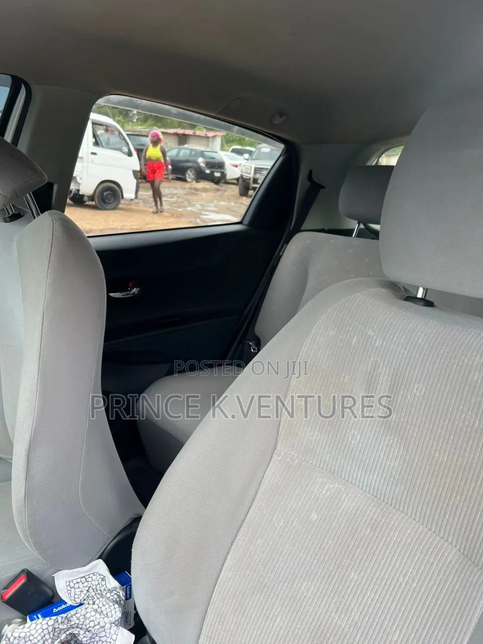 Toyota Vitz 2012 White