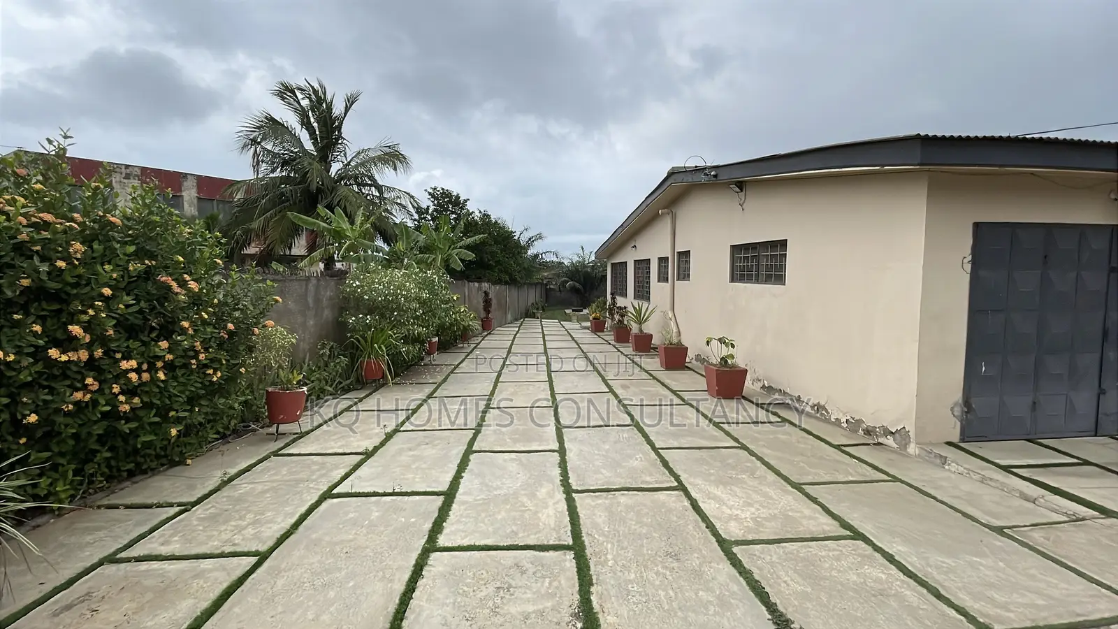 4bdrm House in Adom / Nungua for sale
