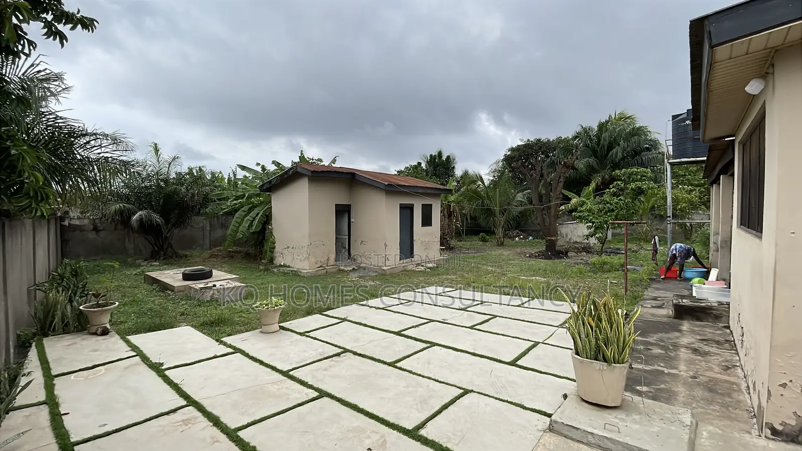 4bdrm House in Adom / Nungua for sale
