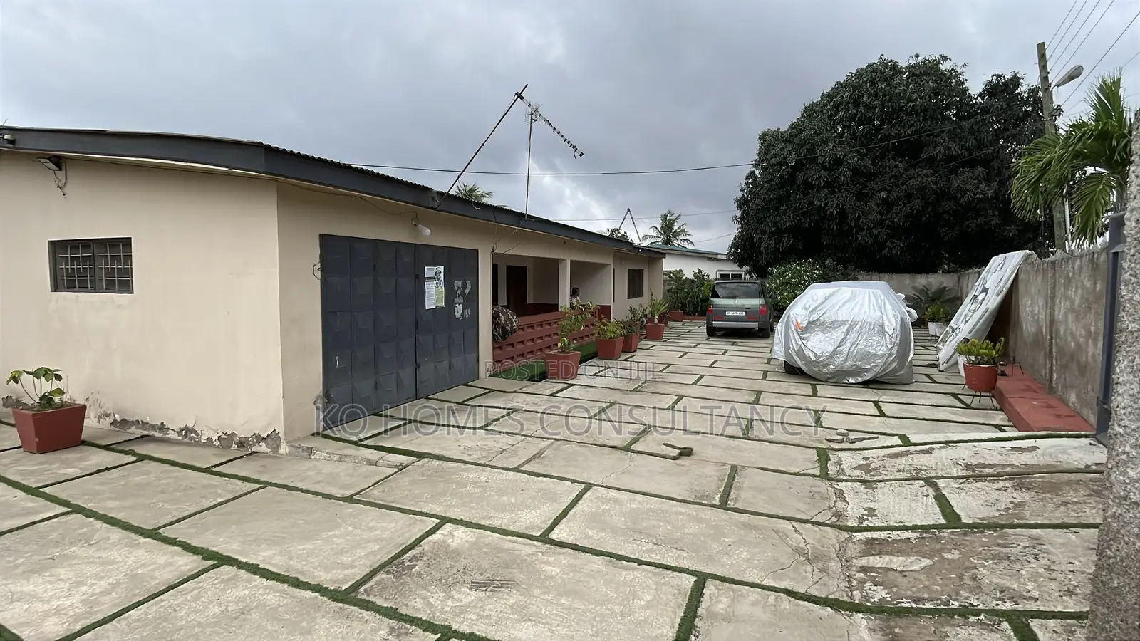 4bdrm House in Adom / Nungua for sale