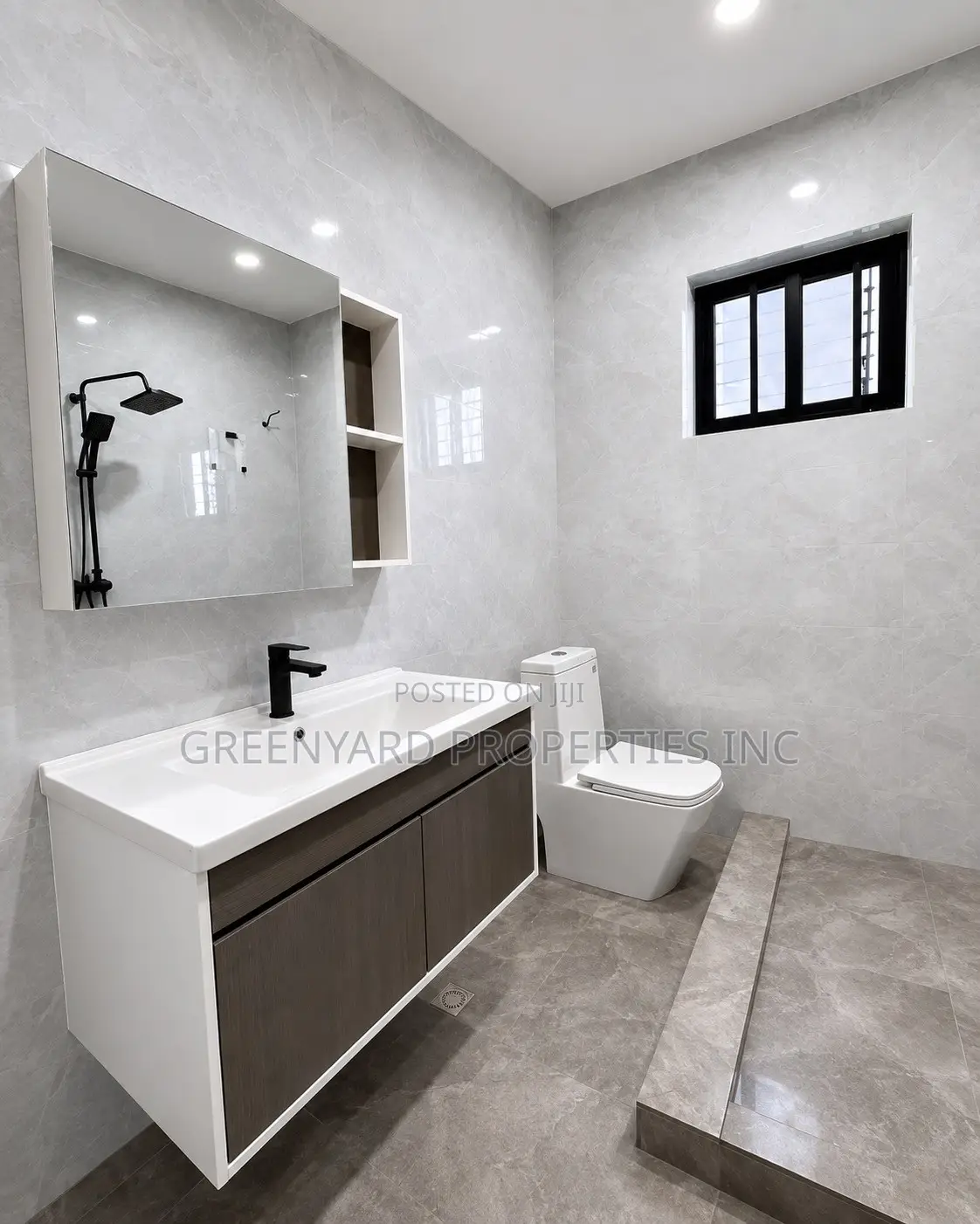 3bdrm House in Com 8, Lake Side Estate for sale