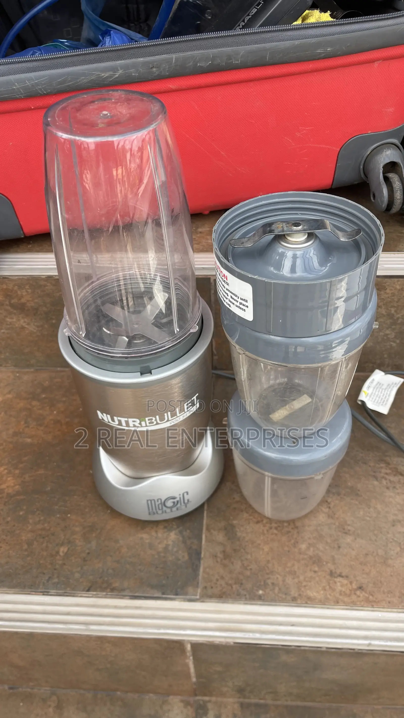 NutriBullet Pro 900-Watt High-Speed Blender Base With 3 Cups