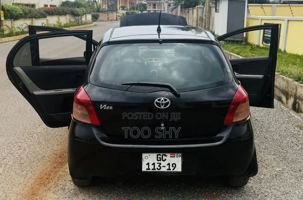 Toyota Vitz 2008 Black