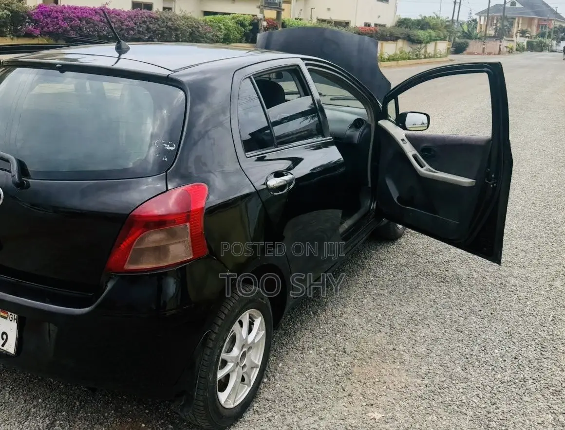 Toyota Vitz 2008 Black