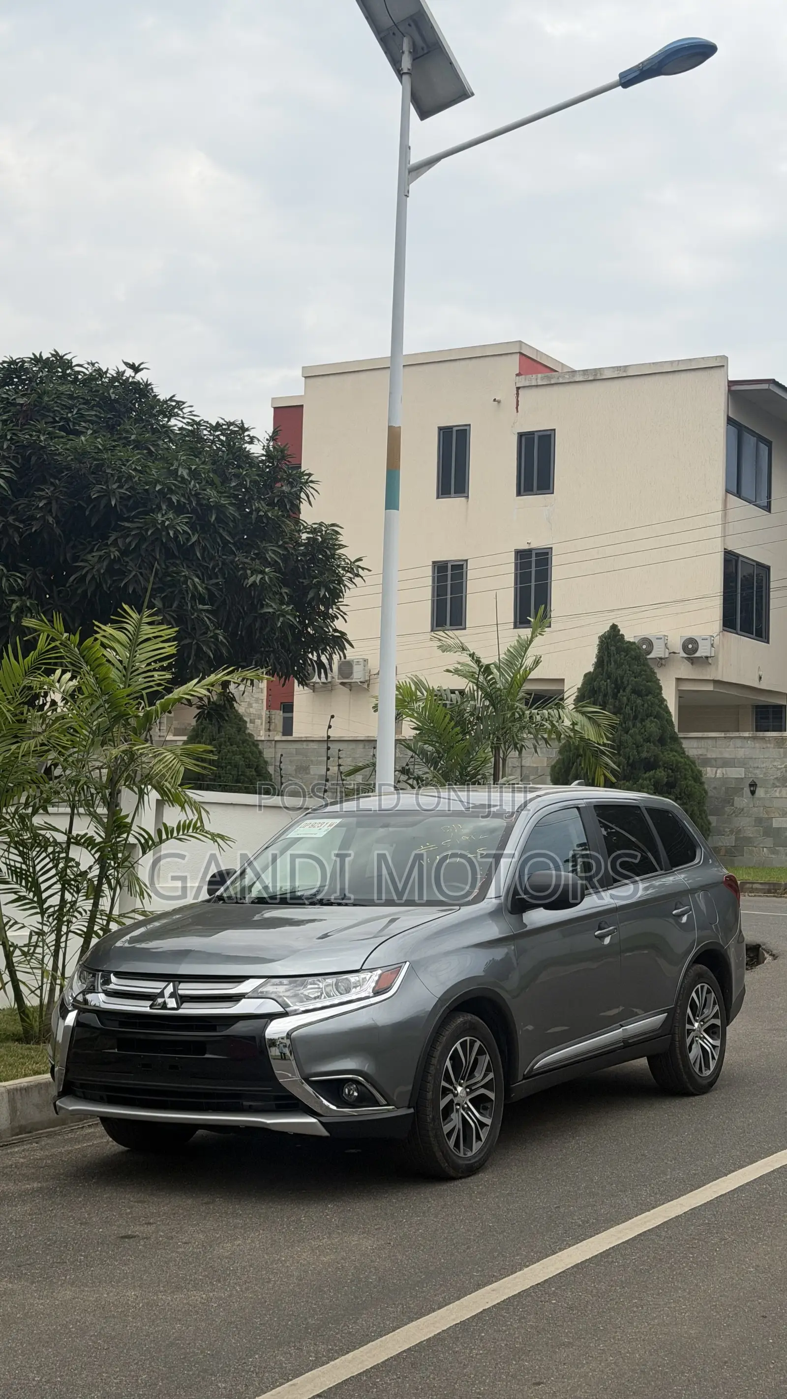 Mitsubishi Outlander ES FWD 2017 Gray