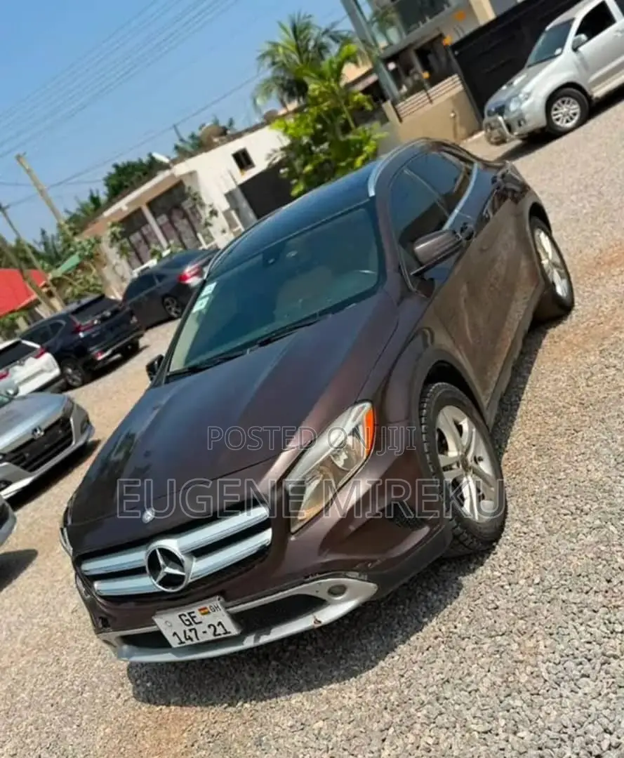 Mercedes-Benz GLA 250 2015 Brown