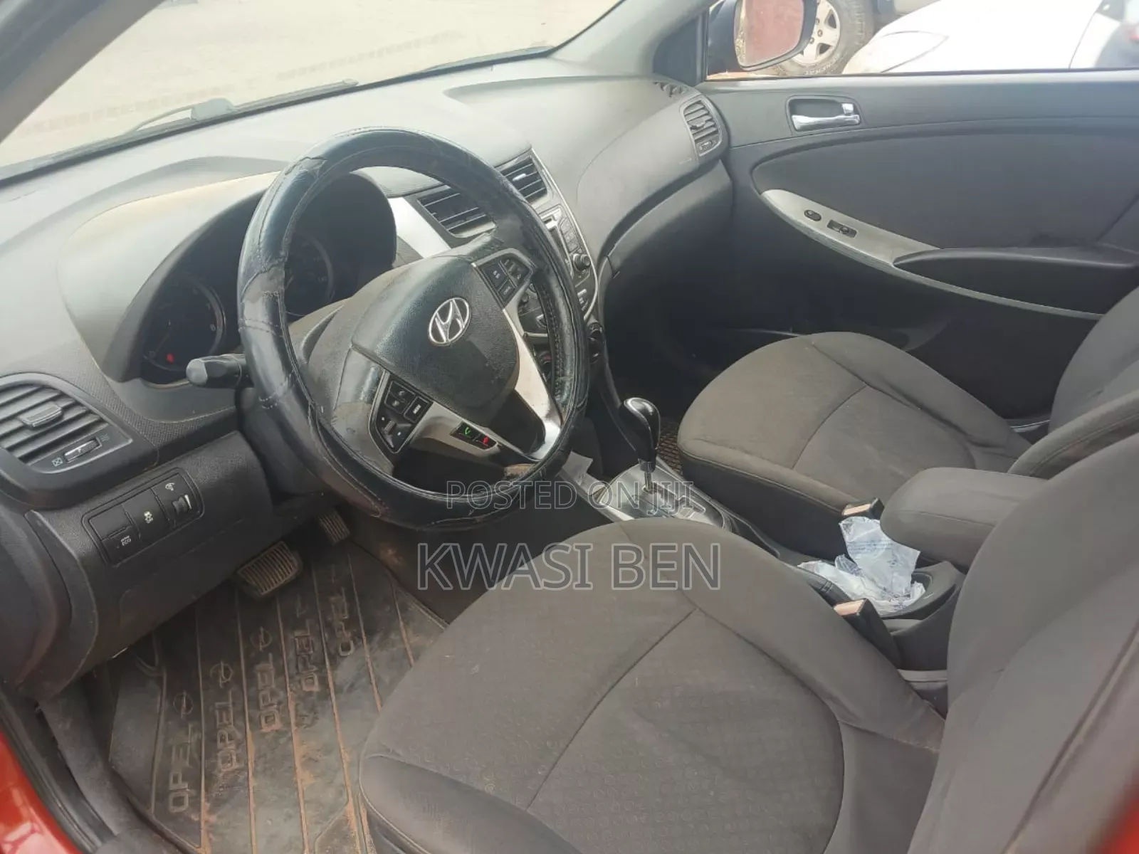 Hyundai Accent 2011 Red