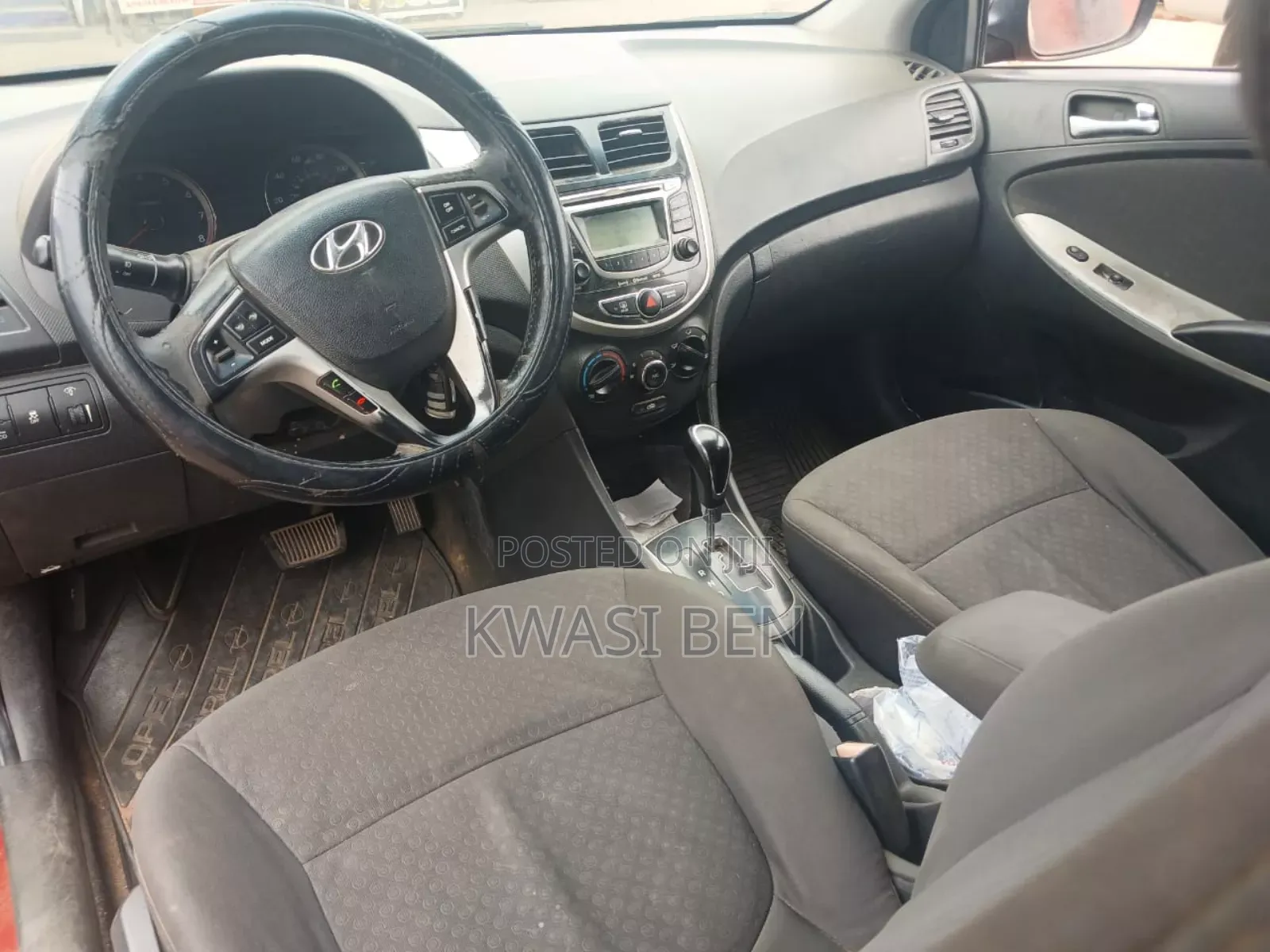 Hyundai Accent 2011 Red
