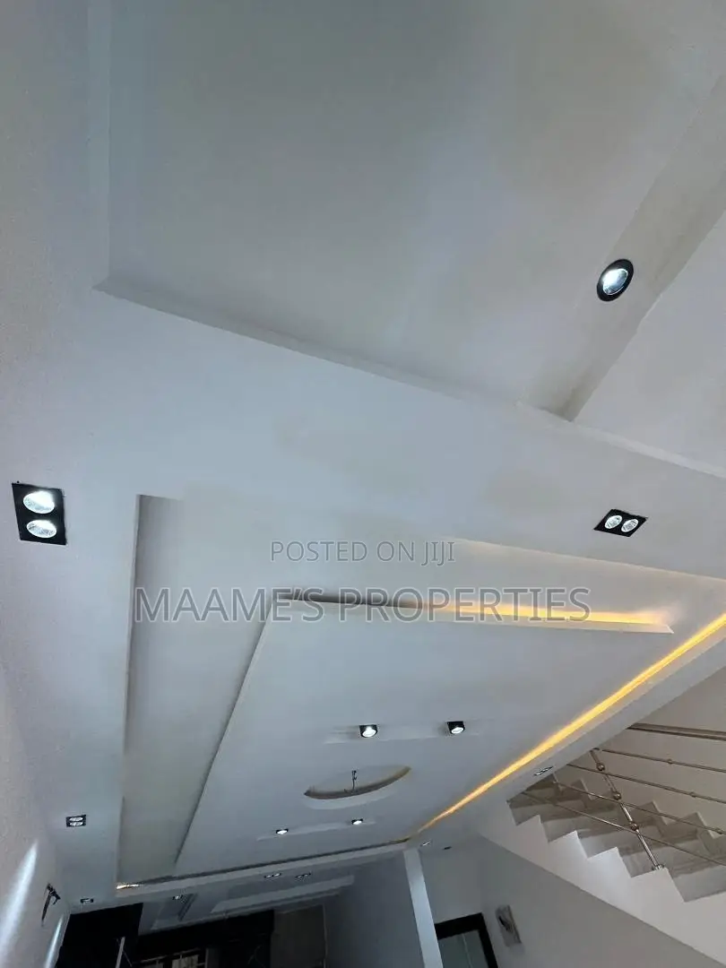 2bdrm Duplex in Oyarifa for sale
