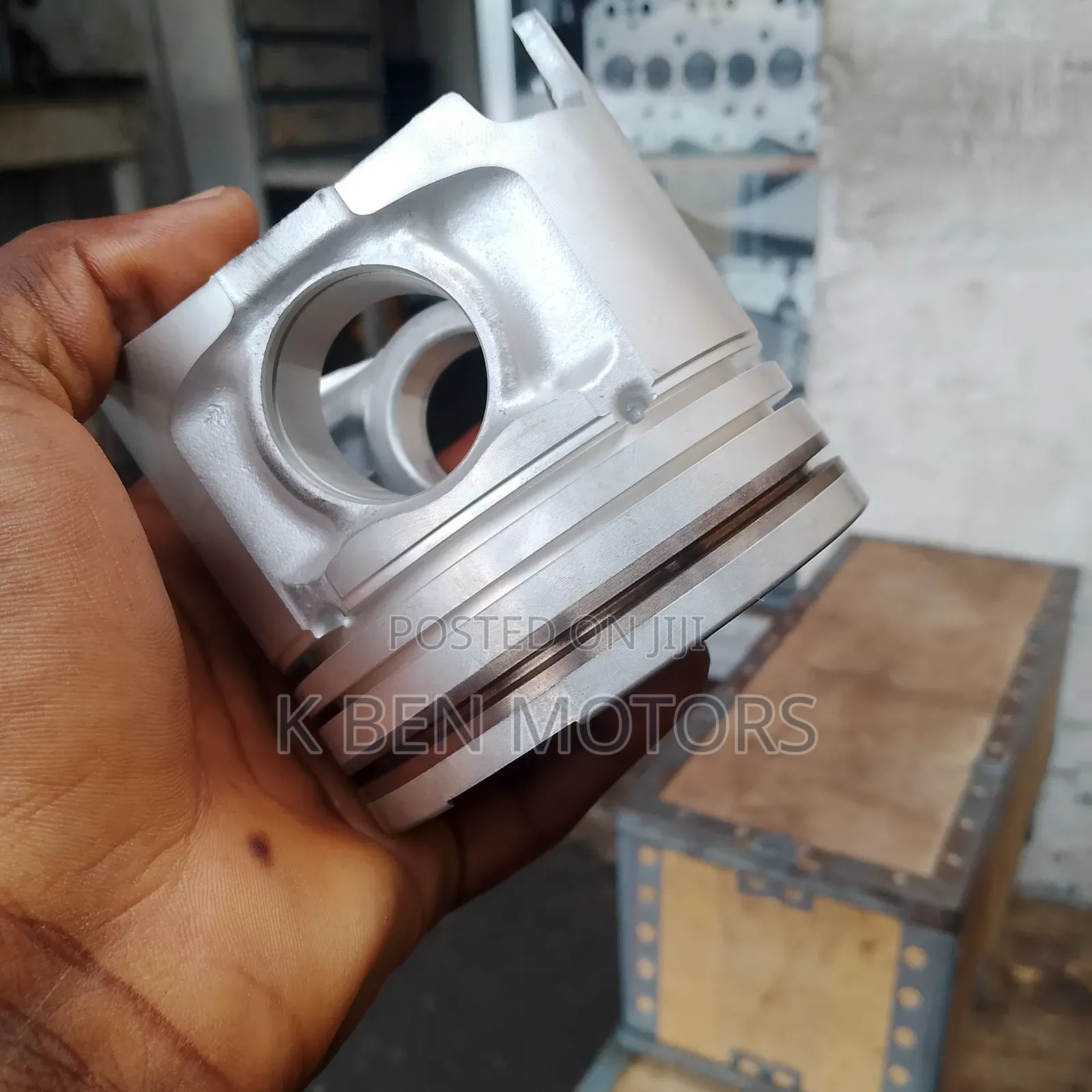 Distinguishing Pajero  4m40 Original Pistol