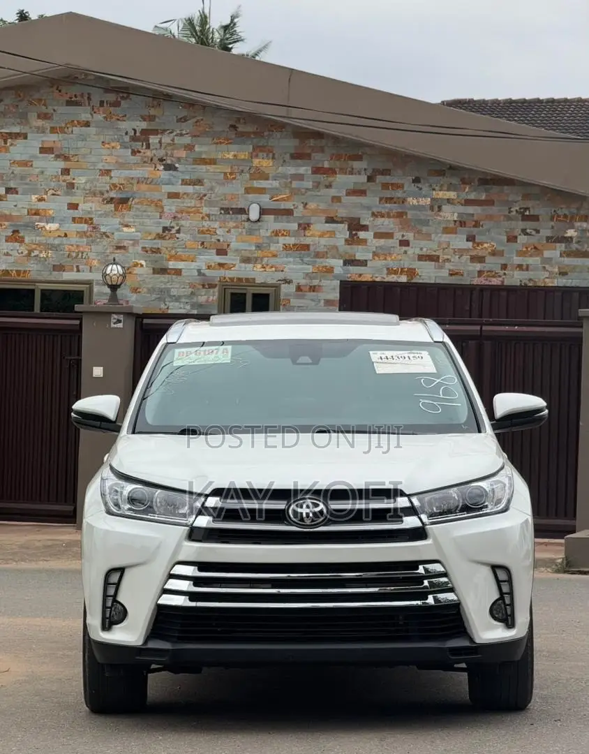 Toyota Highlander XLE 4x4 V6 (3.5L 6cyl 8A) 2018 White