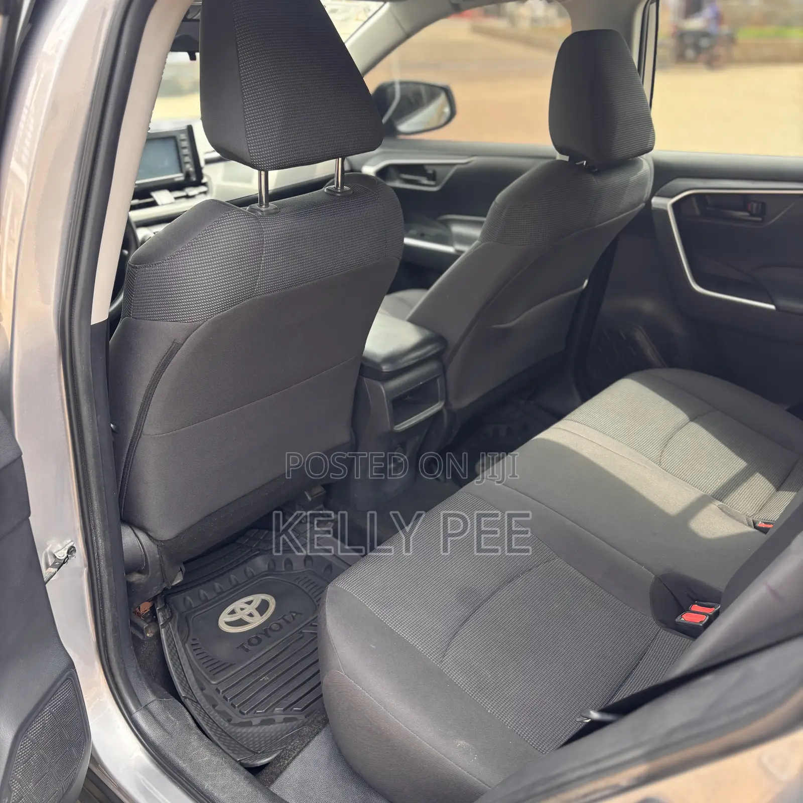 Toyota RAV4 LE AWD 2020 Silver