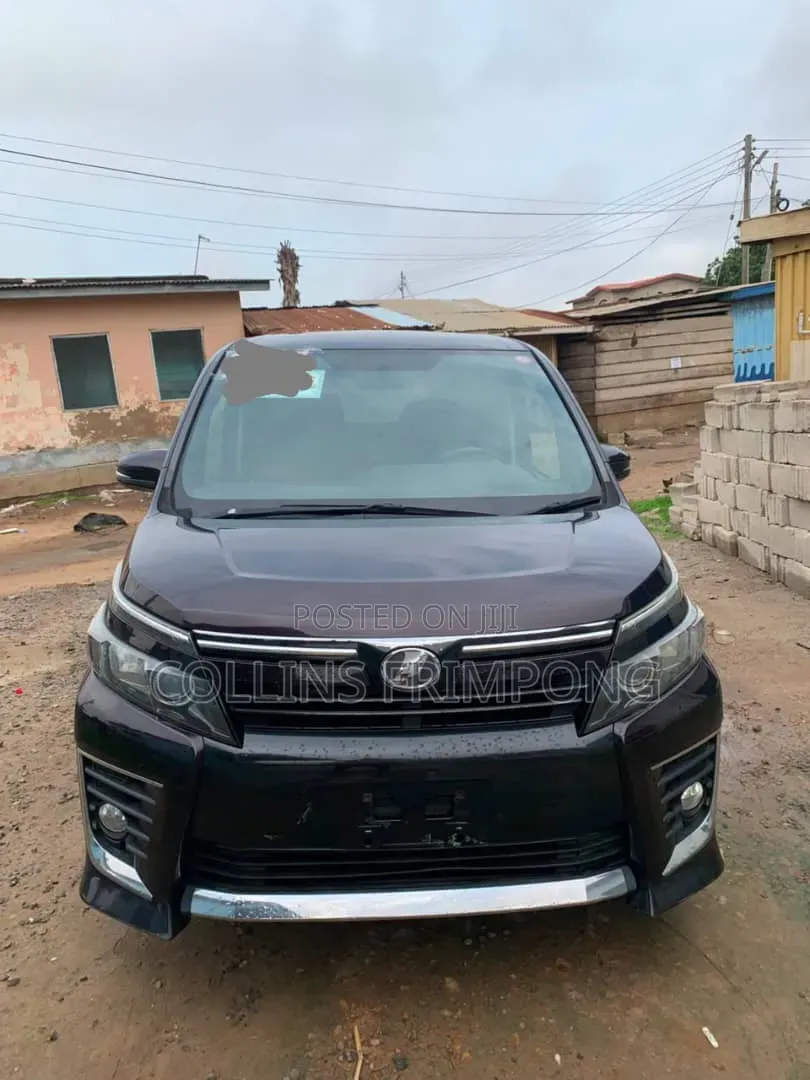 Toyota Voxy 2014 Black