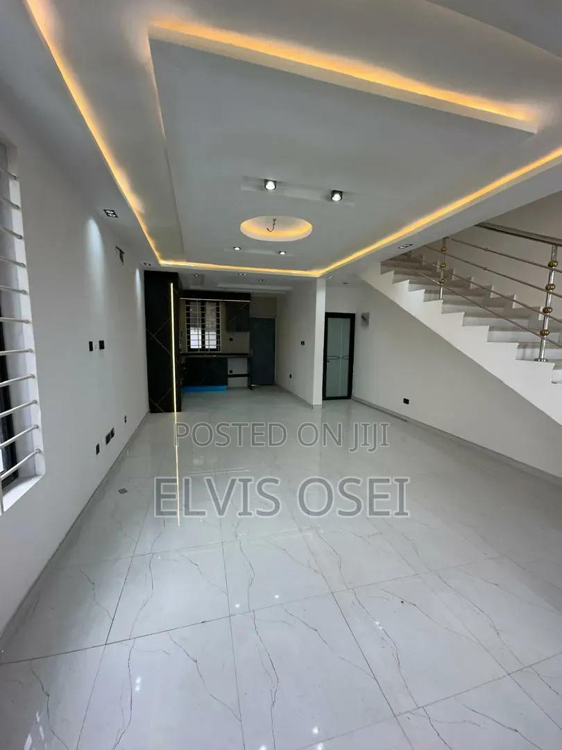 2bdrm House in Oyarefa, Accra Metropolitan for sale