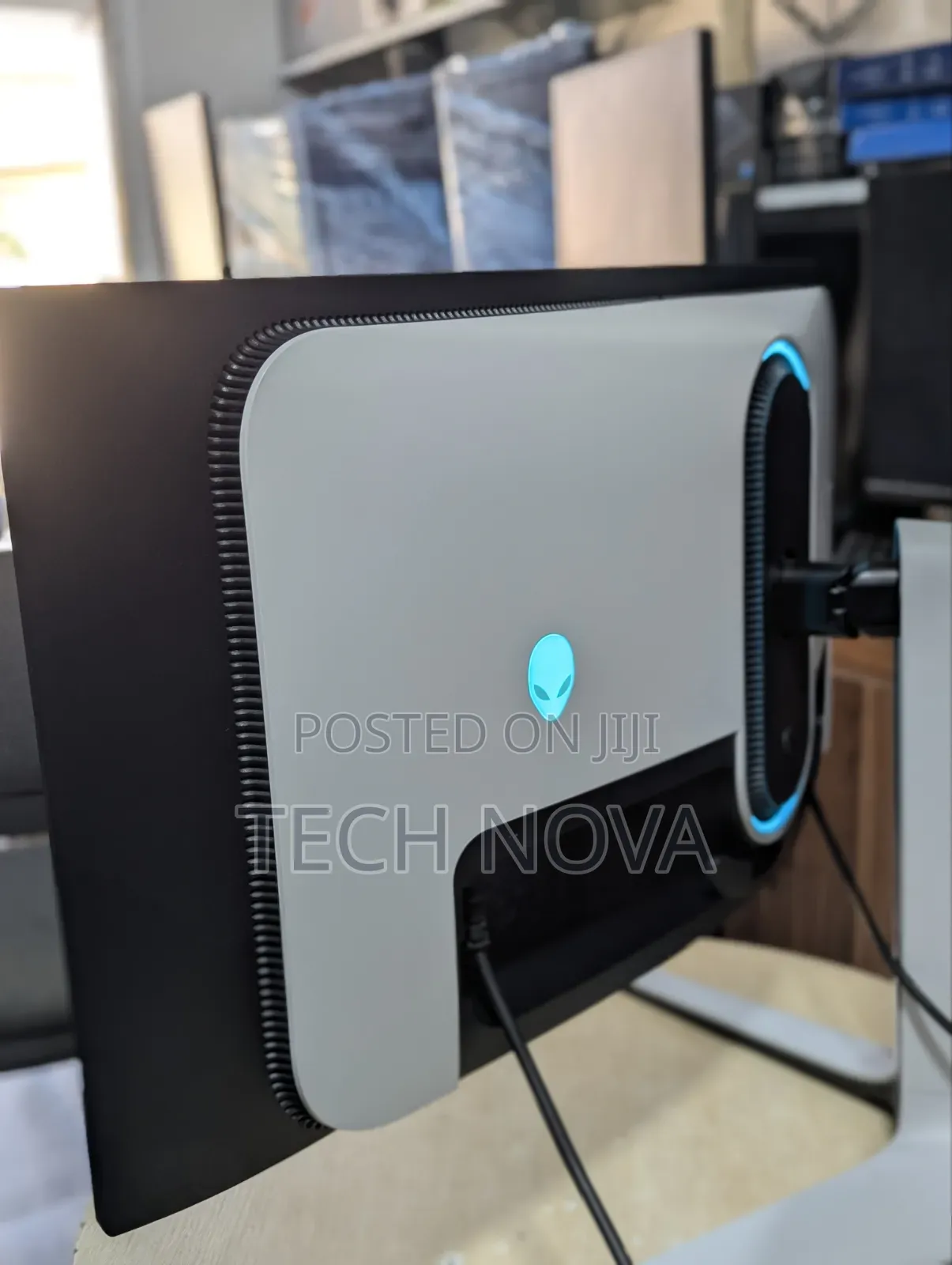 Alienware Curved Gaming Monitor 34" Inch OLED 3440x1440 175Hz 0.1ms