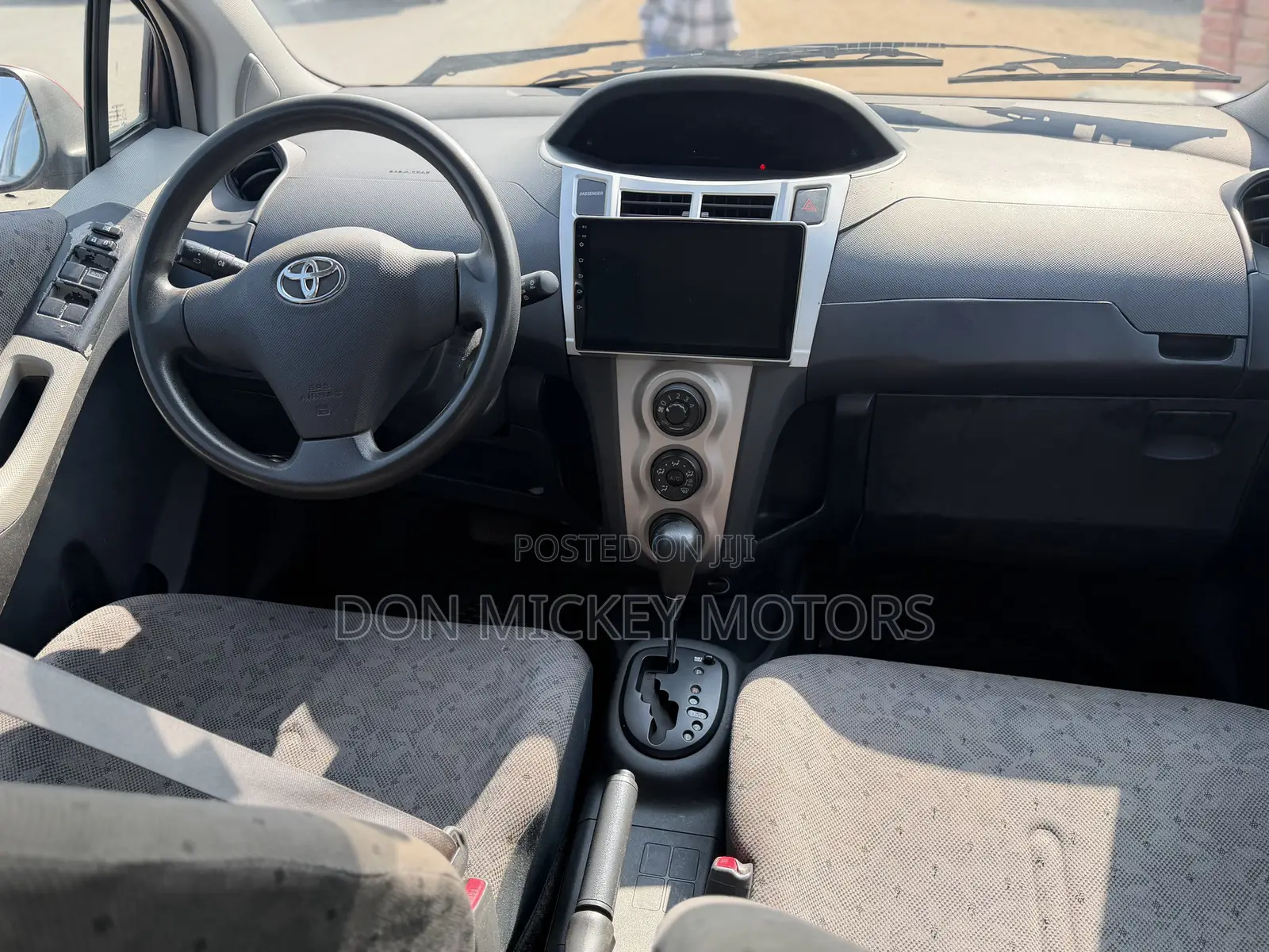 Toyota Vitz 1.5 FWD 5dr 2010 Red