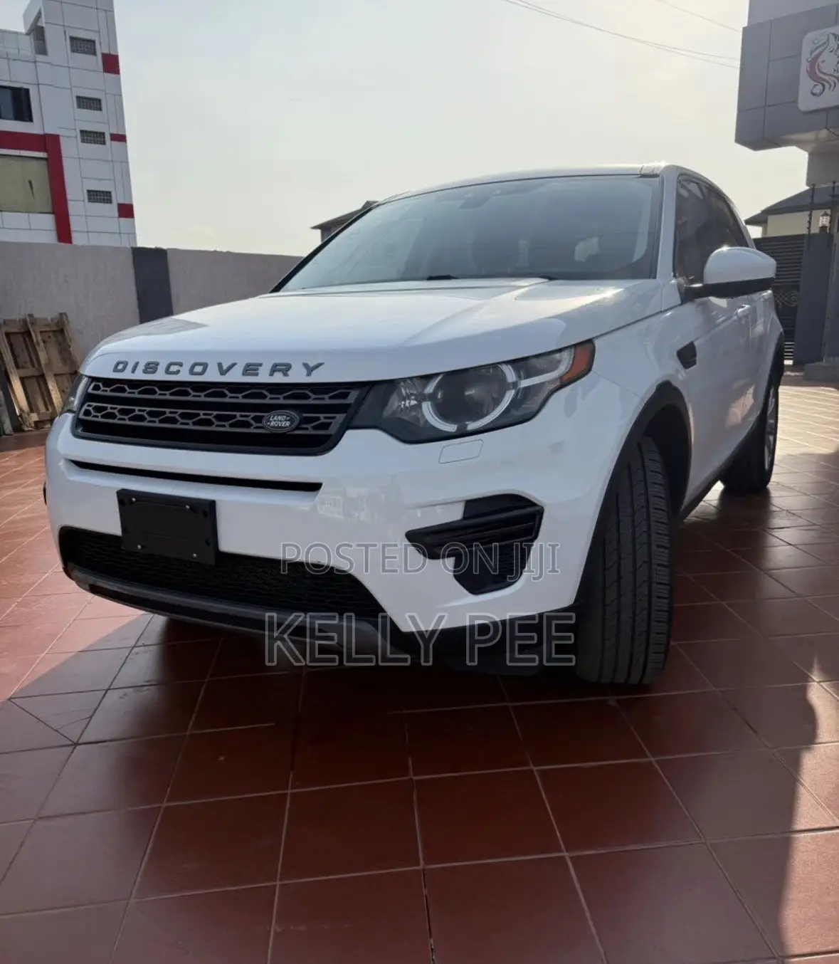 Land Rover Discovery 2016 White